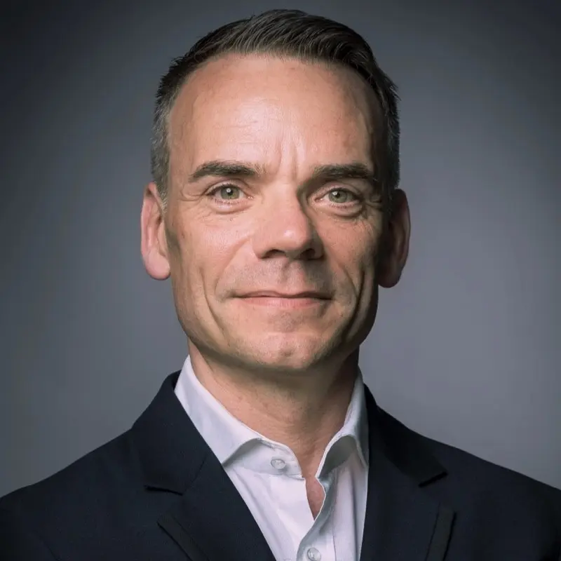 Review author: Bertram D.